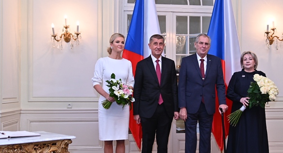 Společné foto premiérského a prezidentského páru před obědem v Lánech, 3. ledna 2019.