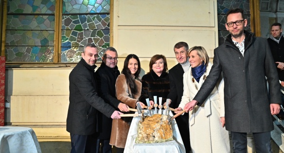 Premiér Babiš se zúčastnil slavnostního zahájení revitalizace Císařských lázní 