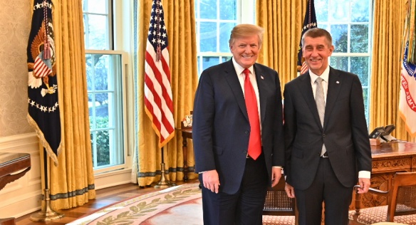 Premiéra Andreje Babiše s chotí Monikou přijal v Bílém domě prezident USA Donald Trump s manželkou Melanií, 7. března 2019.