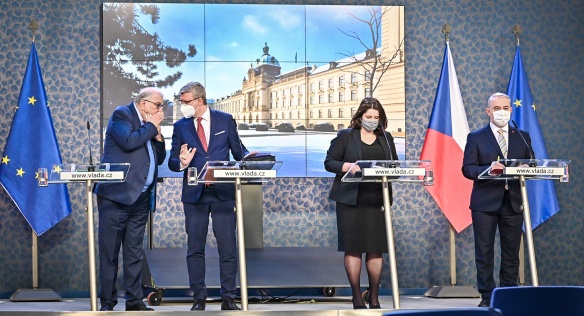 Tisková konference po mimořádném jednání tripartity, 1. února 2021.