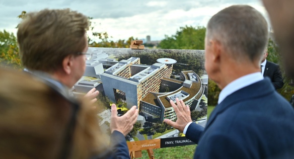 Premiér: Nové traumacentrum vinohradské nemocnice se zařadí mezi strategické investice v Praze