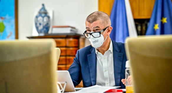 Vláda povolává na pomoc s epidemií covid-19 ambulantní lékaře, uložila jim pracovní povinnost