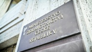 Úřad novému ministrovi zdravotnictví Janu Blatnému předal za přítomnosti premiéra Andreje Babiše odstupující ministr Roman Prymula, 29. října 2020.