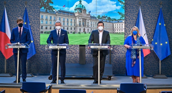 Na tiskové konferenci po jednání vlády se novináři dozvěděli podrobnosti o hlavních projednávaných bodech, 19. července 2021.