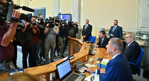 Prezident Miloš Zeman a premiér Andrej Babiš ve Strakově akademii při projednávání návrhu státního rozpočtu na rok 2020, 16. září 2019.