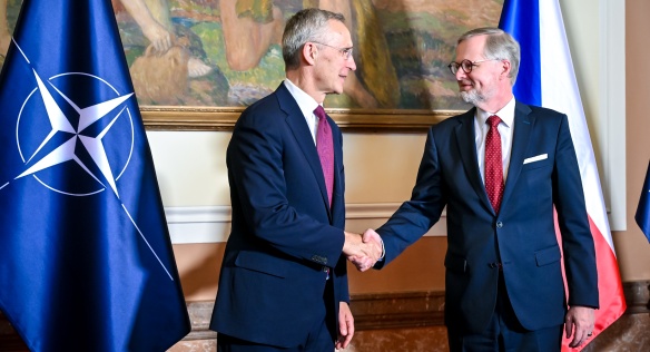 S generálním tajemníkem NATO Jensem Stoltenbergem jednal premiér Petr Fiala o bezpečnosti Evropy a podpoře Ukrajiny, 30. května 2024.