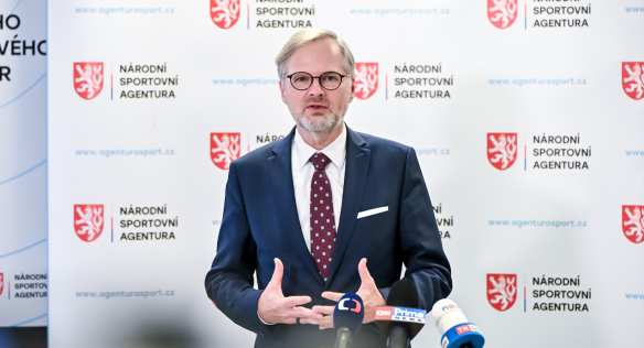 Premiér Petr Fiala na tiskové konferenci po jednání s předsedou Národní sportovní agentury, 26. září 2023.