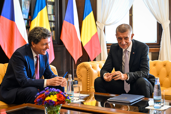 Český premiér Andrej Babiš na jednání s rumunským prezidentem Nicușorem Danem v Kramářově vile, 30. září 2026.