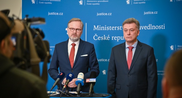 Premiér Petr Fiala na další bilanční návštěvě probral s ministrem spravedlnosti Pavlem Blažkem dosavadní práci jeho resortu, 30. ledna 2022.