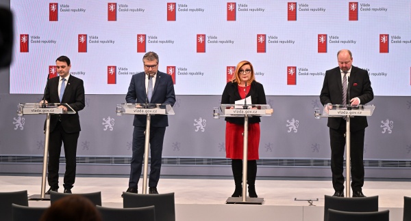 Hlavní body jednání vlády na tiskové konferenci shrnula vicepremiérka a ministryně financí Alena Schillerová, 9. února 2026.