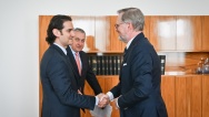 Premiér Fiala jednal s ředitelem polovodičové společnosti Onsemi Hassanem El-Khourym, 20. června 2023.