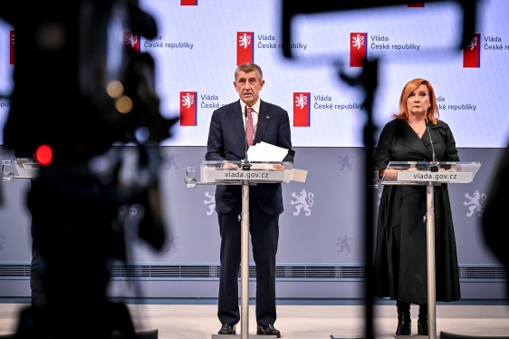 Vláda Andreje Babiše zasedla v jednacím sále Strakovy akademie k první pracovní schůzi, 16. prosince 2025.