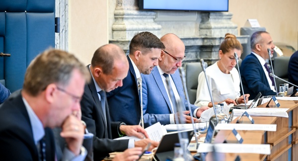 Vláda Petra Fialy zasedla ve Strakově akademii k další pravidelné schůzi, 10. září 2025.