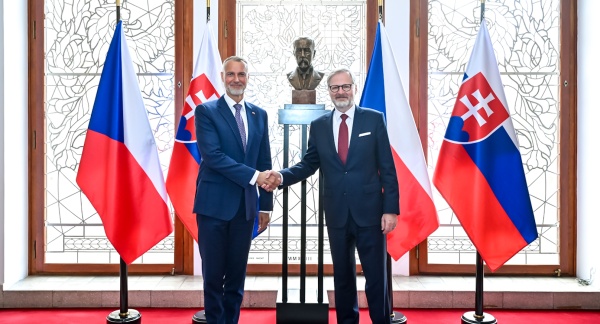 Premiér Petr Fiala přijal ve Strakově akademii předsedu Národní rady Slovenské republiky Richarda Rašiho, 7. května 2025.
