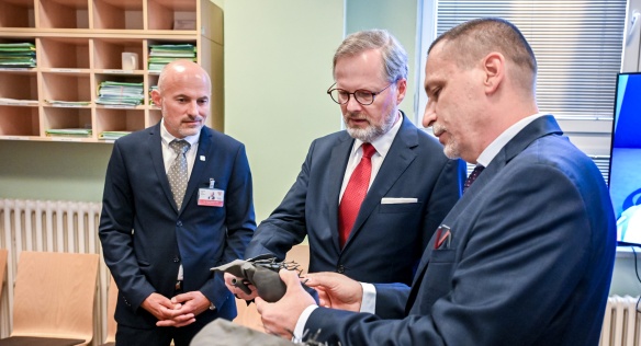 Předseda vlády Petr Fiala navštívil Institut klinické a experimentální medicíny, 22. června 2023.
