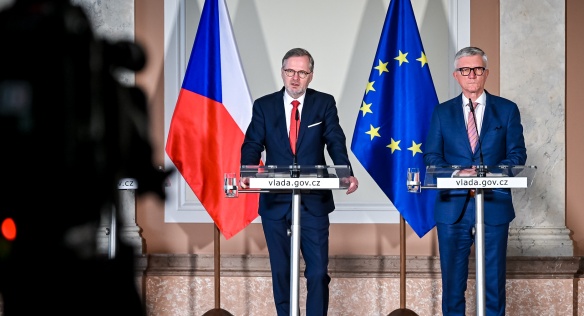 V jednacím sále vlády ve Strakově akademii zasedl k dalšímu pravidelnému jednání Vládní výbor pro strategické investice, 1. července 2024.