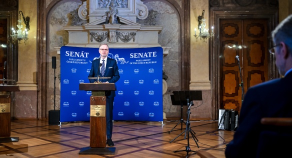 Premiér Petr Fiala při projevu na vzpomínkovém setkání u příležitosti Dne památky obětí holocaustu, 26. ledna 2024.