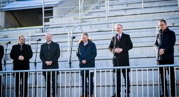 Premiér Fiala si prohlédl areál zrekonstruované Vysočina Areny v Novém Městě na Moravě, kde se uskuteční mistrovství světa v biatlonu, 29. ledna 2024.