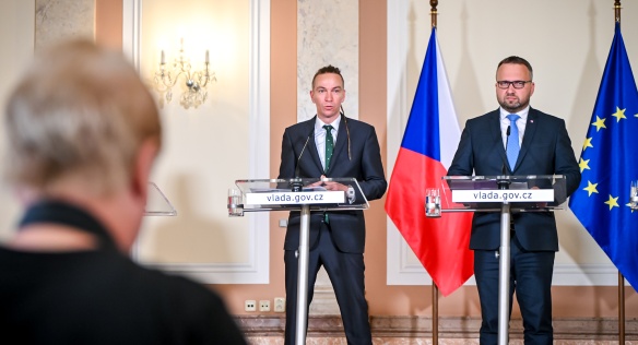 S výsledky jednání vlády novináře na tiskové konferenci seznámili vicepremiéři Marian Jurečka a Ivan Bartoš, 3. července 2024.