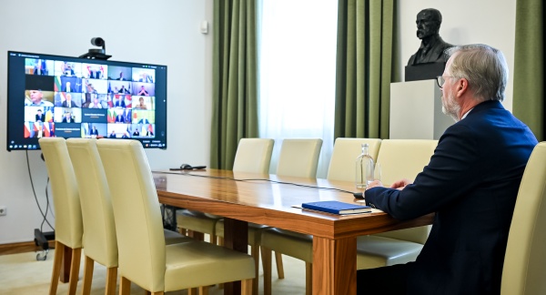 Premiér Petr Fiala se zapojil do videokonference lídrů tzv. Koalice ochotných k podpoře Ukrajiny, 13. srpna 2025.