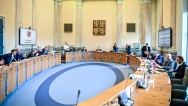 Premiér Petr Fiala zahajuje další pravidelnou schůzi svého kabinetu, 22. května 2024.