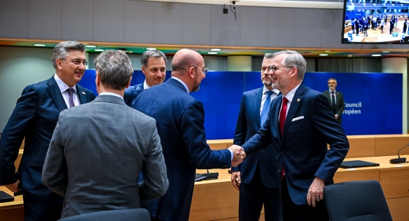 Český premiér Petr Fiala se před začátkem neformálního summitu Evropské rady zdraví s jejím předsedou Charlesem Michelem, 17. června 2024.