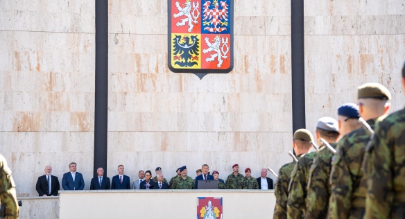 Premiér Andrej Babiš přednesl projev na slavnostní vojenské přísaze příslušníků kurzu základní přípravy, 14. srpna 2026.