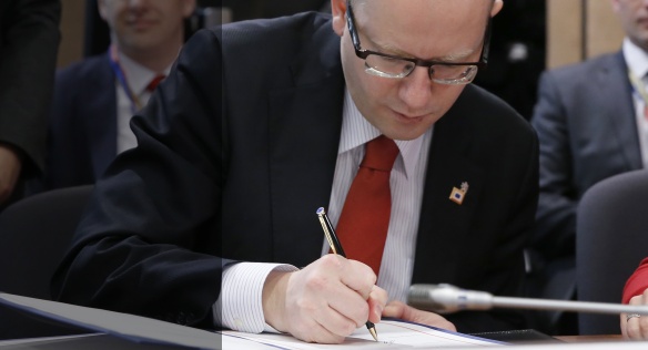 Předseda vlády Bohuslav Sobotka podepsal 21. března 2014 Asociační dohodu mezi Evropskou unií a Ukrajinou.