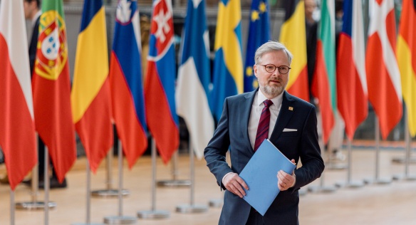 Premiér Petr Fiala se chystá na zahájení březnového summitu lídrů evropské sedmadvacítky v Bruselu, 23. března 2023.