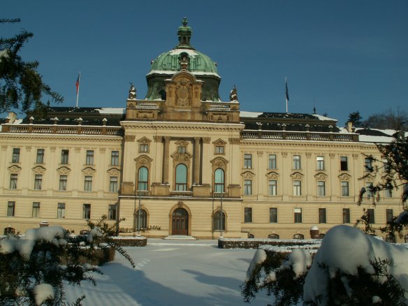 Strakova akademie, sídlo Úřadu vlády České republiky