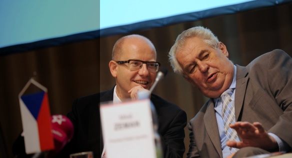 Předseda vlády Bohuslav Sobotka se 29. května 2014 zúčastnil celostátní konference Setkání lídrů českého stavebnictví 2014. Zdroj: ceec.eu