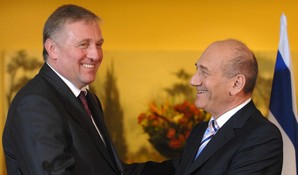 premiér M. Topolánek se svým izraelským protějškem E. Olmertem