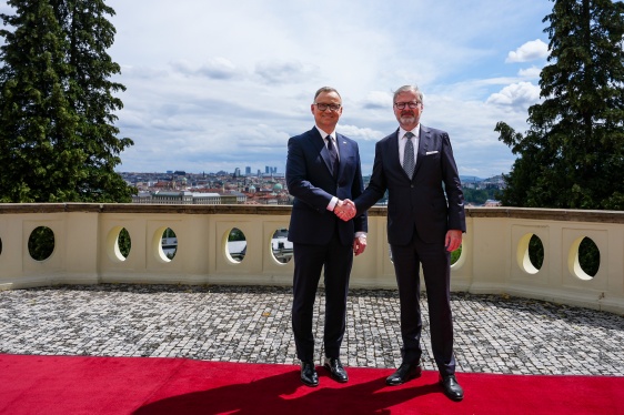 Jednání delegací českého premiéra Petra Fialy a polského prezidenta Andrzeje Dudy v Kramářově vile, 7. července 2025.