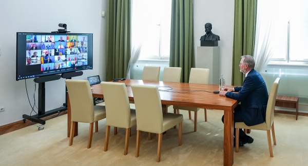 Premiér Petr Fiala se zapojil do videokonference lídrů zemí koalice ochotných k výsledkům jednání o míru na Ukrajině v Bílém domě, 19. srpna 2025.
