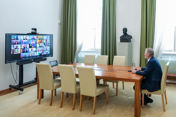 Premiér Petr Fiala se zapojil do videokonference lídrů zemí koalice ochotných k výsledkům jednání o míru na Ukrajině v Bílém domě, 19. srpna 2025.