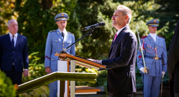 Na pietním aktu pronesl projev vrchní ředitel Sekce pro evropské záležitosti Úřadu vlády David Král, 3. září 2025.