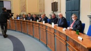 Zástupci vlády jednali ve Strakově akademii s krajskými hejtmany a pražským primátorem o opatřeních proti šíření koronaviru, 6. března 2020.