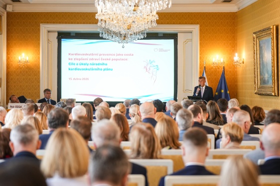 Na semináři k prevenci kardiovaskulárních nemocí v Lichtenštejnském paláci vystoupil s úvodním slovem premiér Andrej Babiš, 15. dubna 2026.