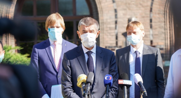 Předseda vlády Andrej Babiš navštívil Gynekologicko-porodnickou kliniku U Apolináře v Praze, 21. května 2020.