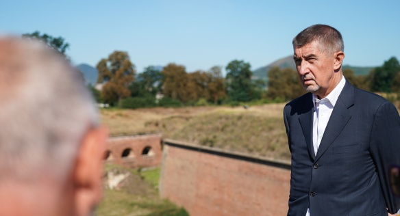 Premiér Andrej Babiš s ministryní Klárou Dostálovou řešili s vedením Terezína možnosti záchrany dalších památek v pevnosti, 31. července 2020.