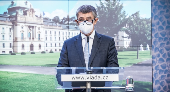 Vláda rozhodla o dalším zpřísnění preventivních opatření proti šíření nemoci covid-19