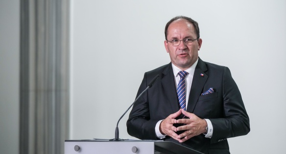 Premiér Petr Fiala uvedl do úřadu nového ministra zemědělství Marka Výborného, 29. června 2023.