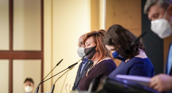 Vláda schválila pomoc provozovatelům lyžařských středisek, studenti nemusí danit odměny za práci během pracovní povinnosti