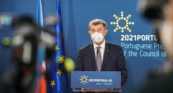 Premiér Babiš jednal na summitu lídrů EU v Portu o dodávkách vakcín proti covidu i vztazích s Ruskem