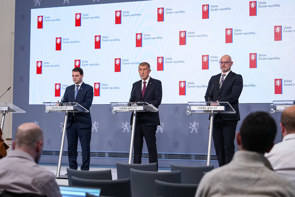 Vláda Andreje Babiše zasedla ve Strakově akademii k další pravidelné schůzi, projednala například novelu školského zákona, 19. října 2026.