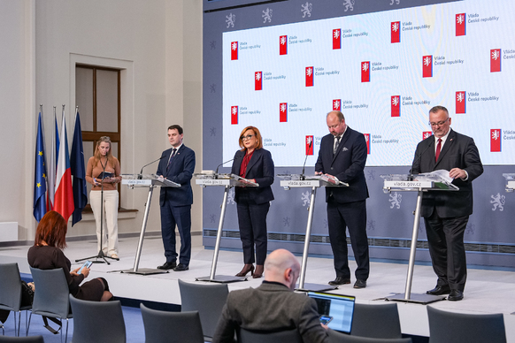 Hlavní body zasedání vlády shrnula na tiskové konferenci vicepremiérka a ministryně financí Alena Schillerová, 26. října 2026.