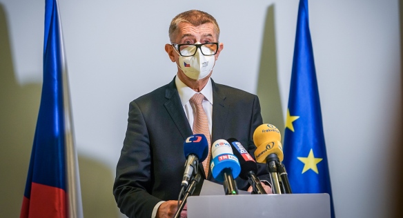 Předseda vlády Andrej Babiš komentuje dění na Evropské radě v Bruselu, 15. prosince 2021.