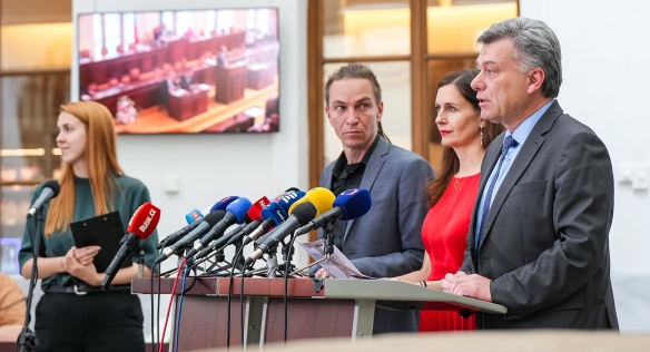 Tisková konference po jednání vlády za účasti zmocněnkyně pro lidská práva K. Šimáčkové Laurenčíkové, 29. května 2024.