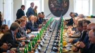 Tisková konference členů vlády s krajskými hejtmany a starostou Havlíčkova Brodu po výjezdním zasedání vlády, 19. června 2024.
