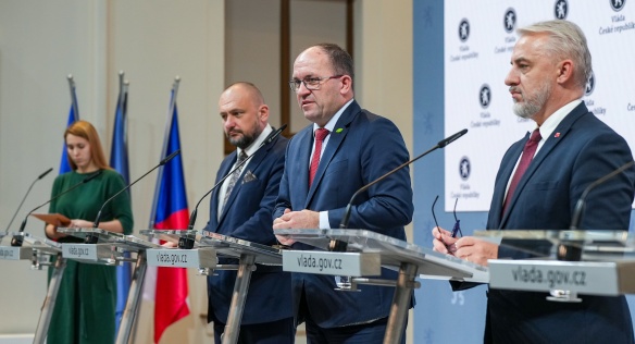 Vládu na tiskové konferenci po tripartitě zastupoval ministr zemědělství Marek Výborný, 15. října 2024.